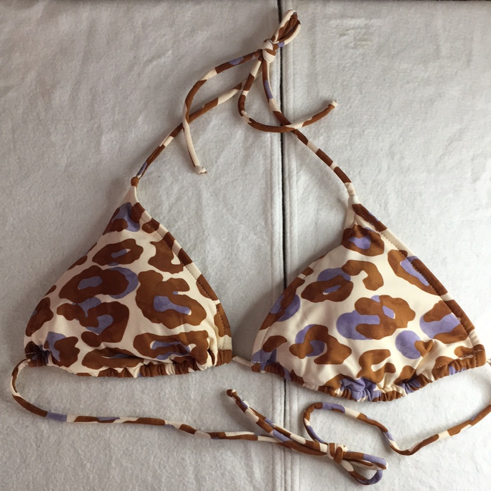 B40 New Venus Swimsuit String Bikini Top Animal Print Size D cup 32DD/34D/36C